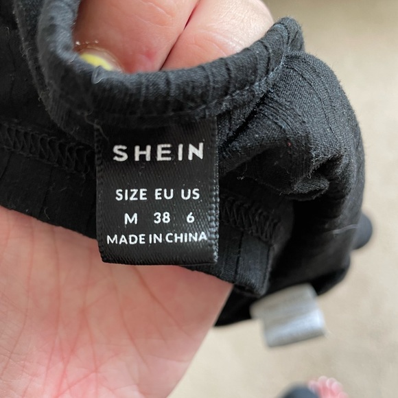 Assorted Cropped Tank Tops - Picture 3 of 5